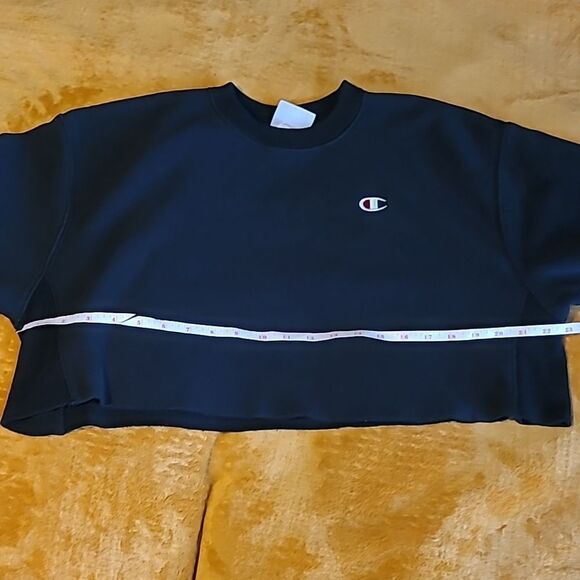 Champion Reverse Weaved Cropped Cut-Off Sweatshirt - Black - Women's  M - Picture 8 of 8